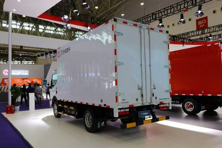 Новая Энергия Dongfeng 4 5 T 13 m грузовой ящик Электрический мини-легковой