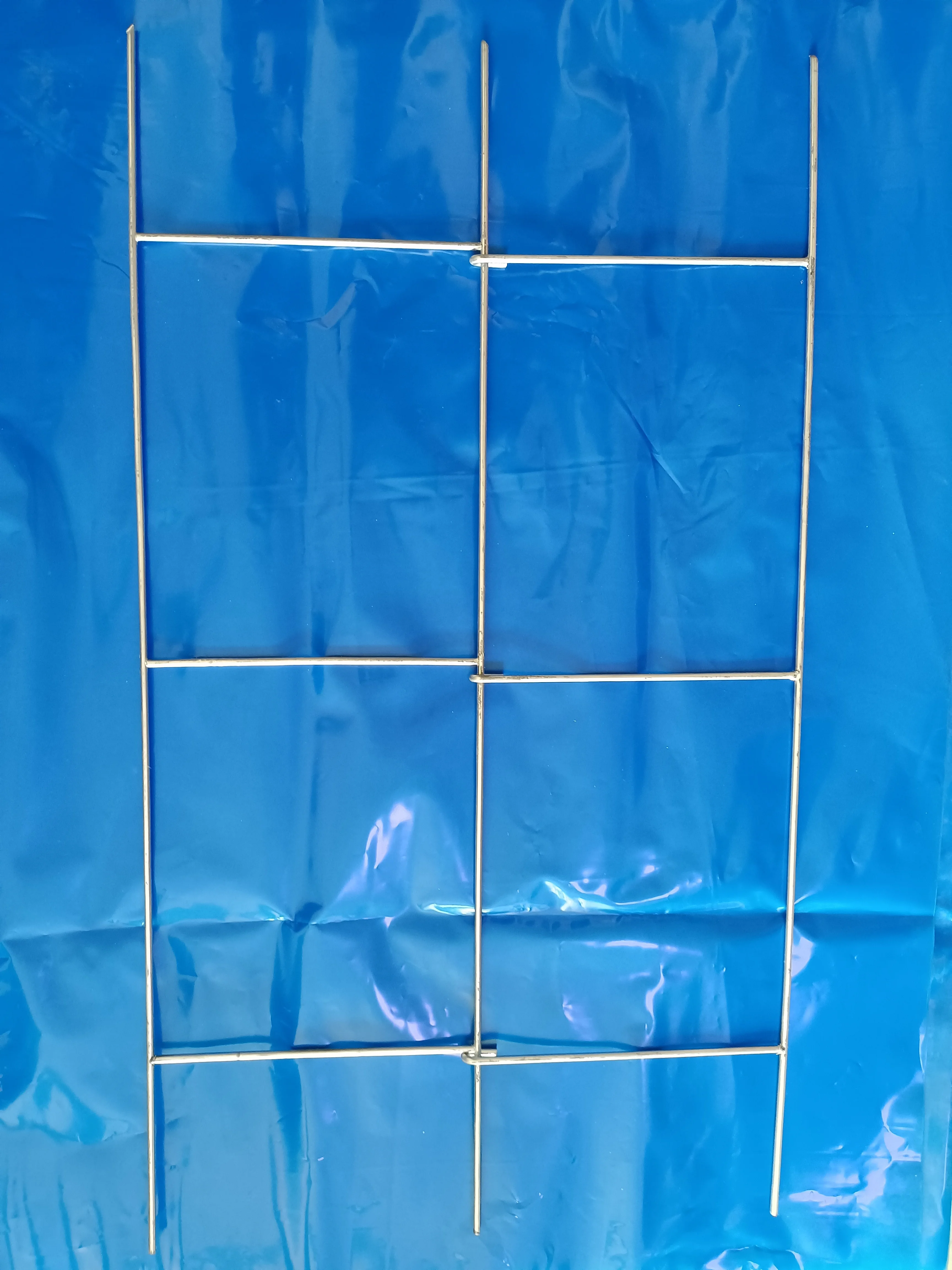 Outdoor Advertising Signs Corrugated H Metal Wire Stake For Parking Guide