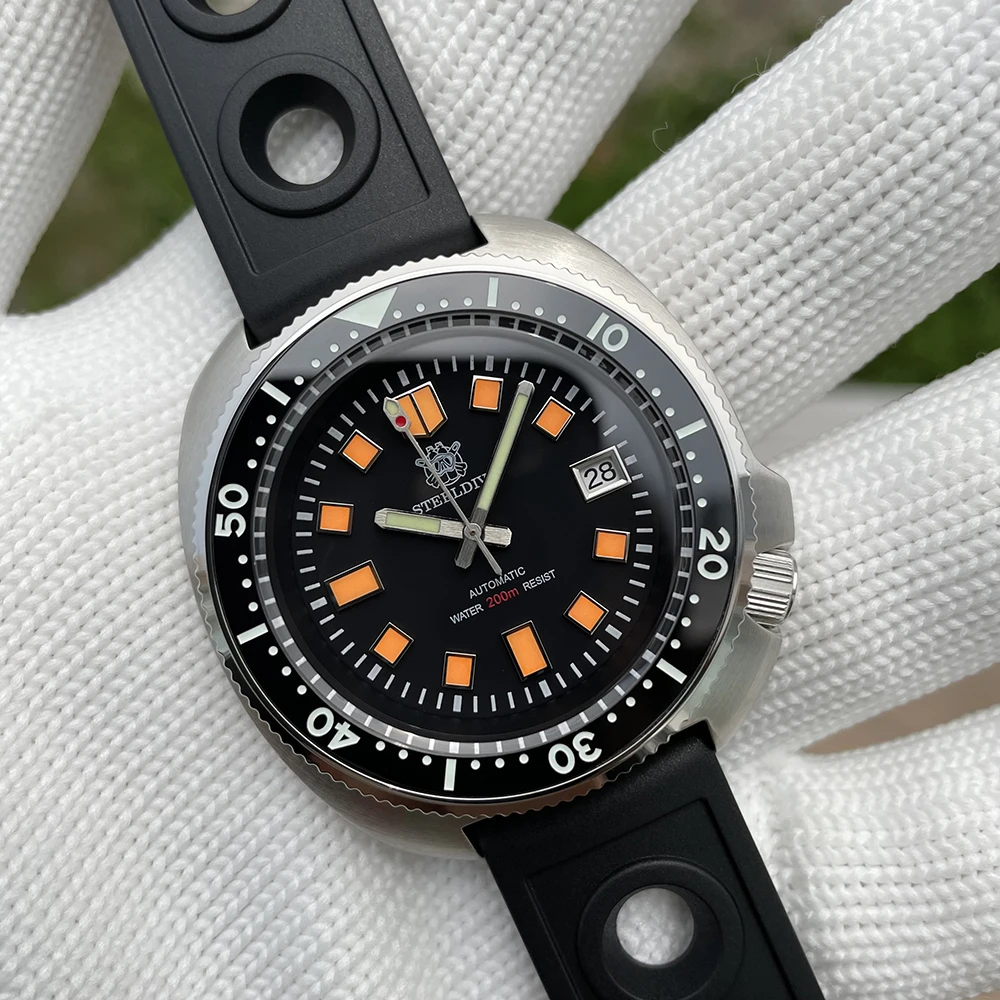 STEELDIVE SD1970C New Arrival In 2022 Orange Luminous 200M Waterproof NH35 Automatic Men Dive Watch