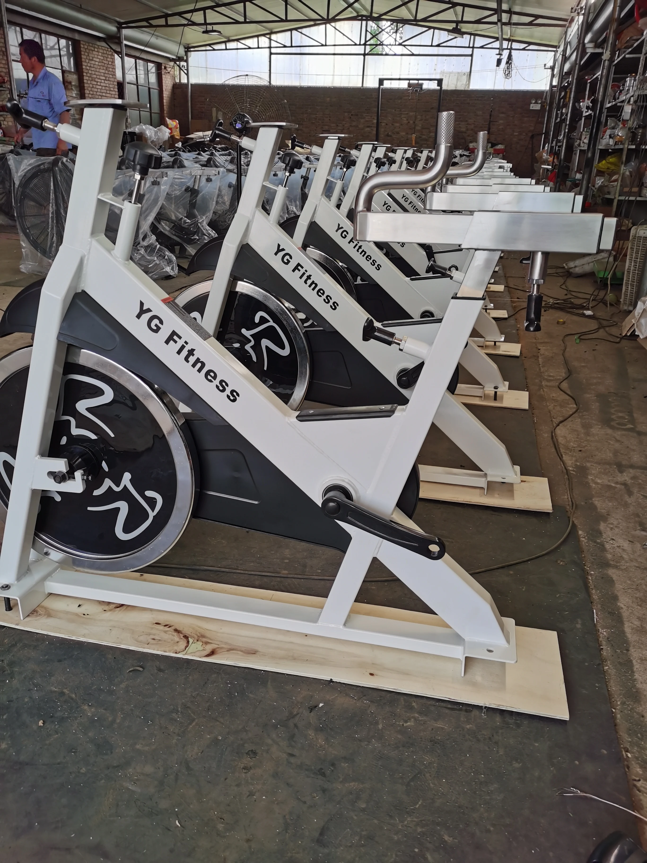 YG-S006 Spinning bike Factory Direct gym exercise bike Body Building Indoor Bicycle Sport Bike