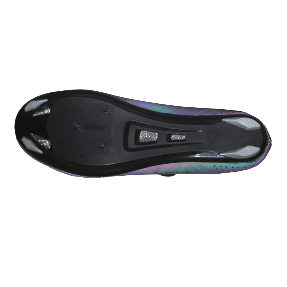 The SV-08, a casual version of the Track Rider Road Unlocking Shoe