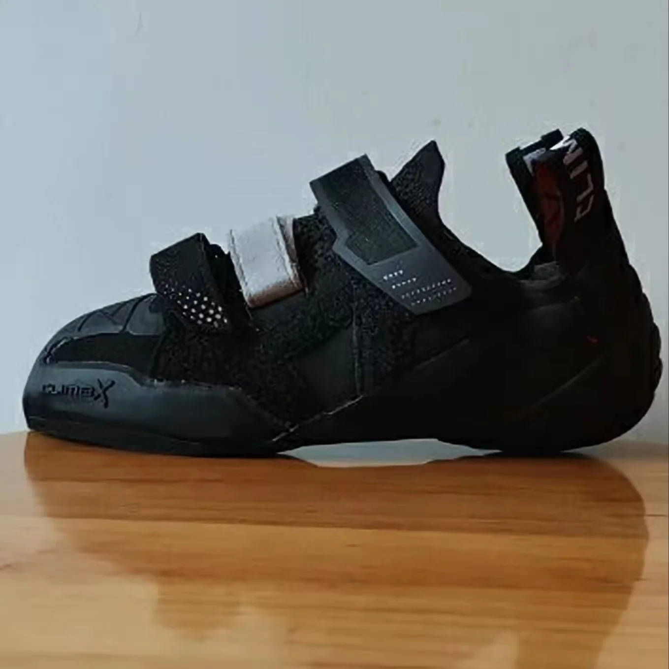High-Quality Design Fashion Sports Shoes Outdoor Waterproof Non-Slip Climbing Shoes