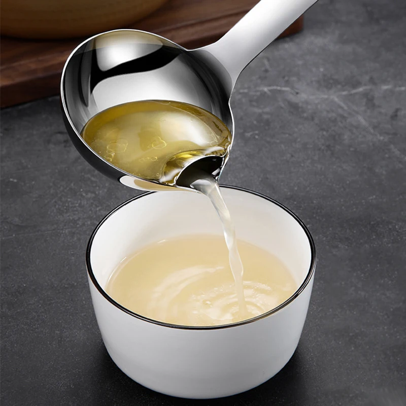 New kitchen gadget separating oil soup spoon oil filter spoon stainless steel soup spoon ladle for kitchen