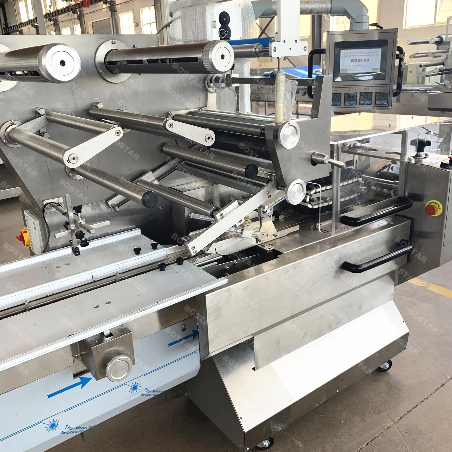 Qingdao BOSTAR Electric Cookie Packaging Machine Bakery Small Packing Machine For Food Beverage Factory