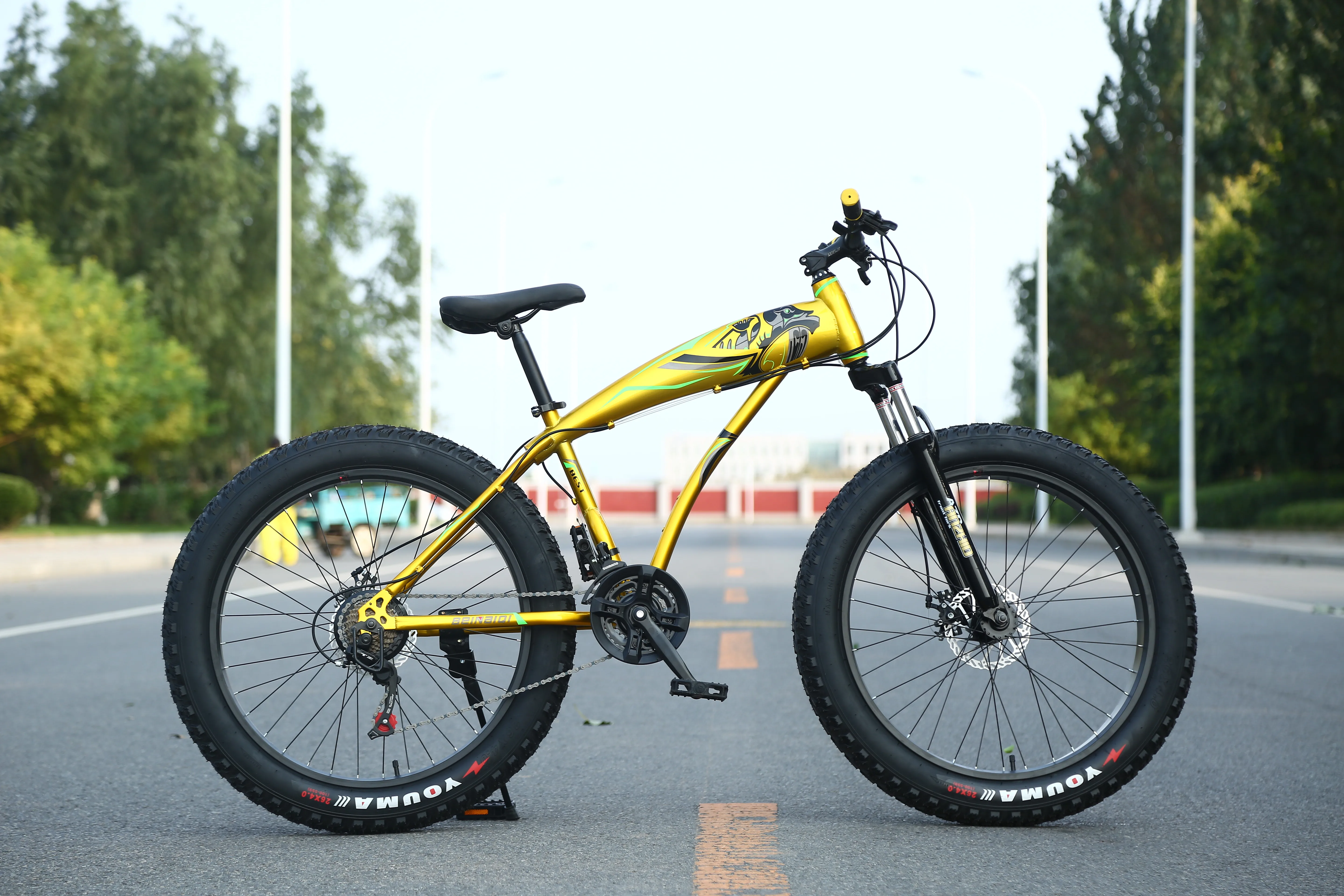 good selling snow mountain bicycle suitable for rough road riding weld firmly easy to control and easy braking