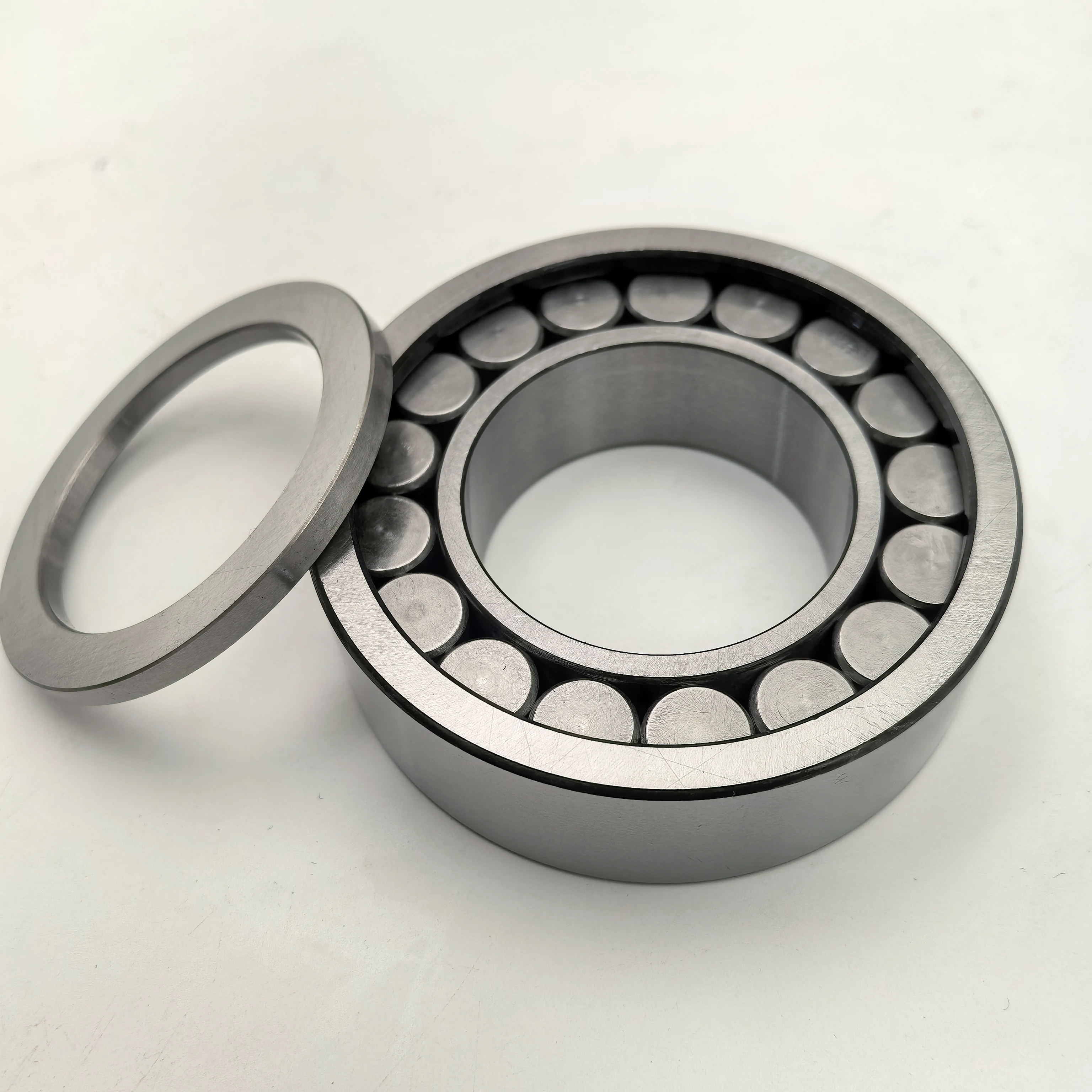 Wholesale China Factory High Quality Non-Standard Cylindrical Roller Automobile Bearing M35-2