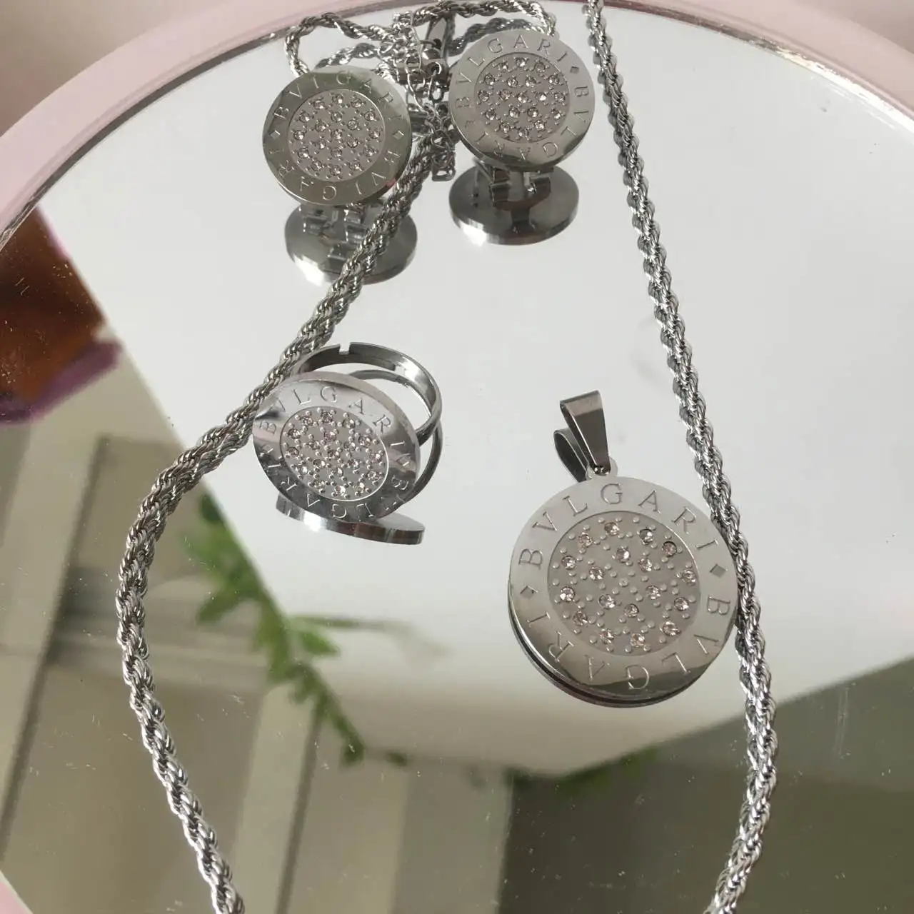 European Color Red Blue Pink Diamond Jewelry for Women and Girls with Omoga Ear Clip 18K Gold