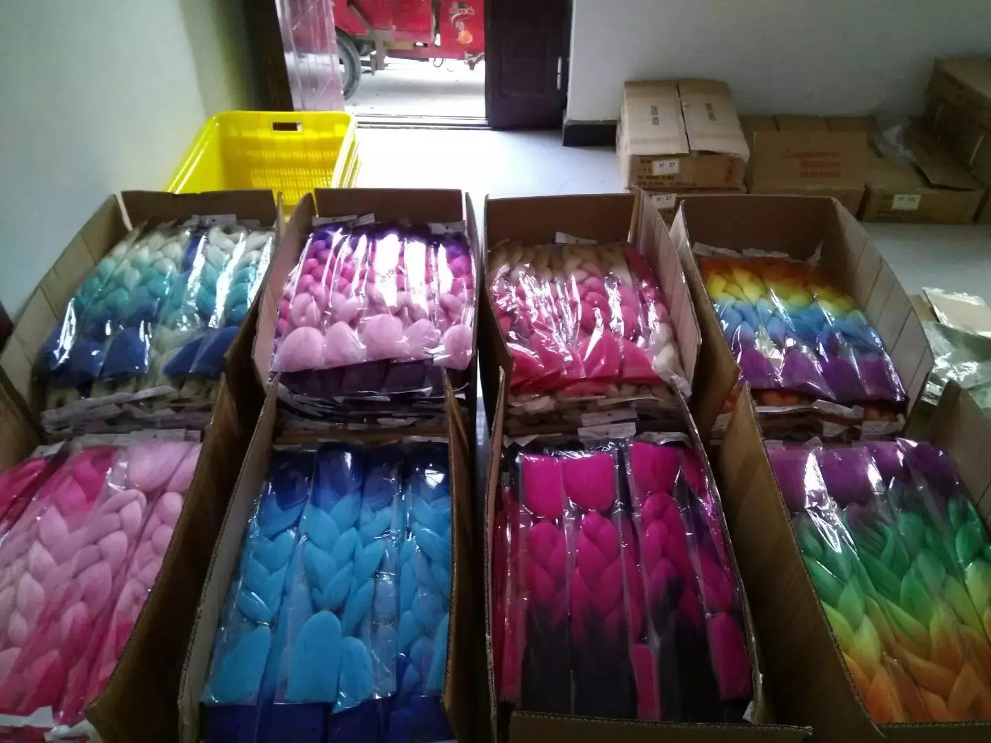 
Wholesale 82 iInch rainbow Ombre Prestretched Pre Stretched Jumbo Synthetic Braiding Hair Extensions 