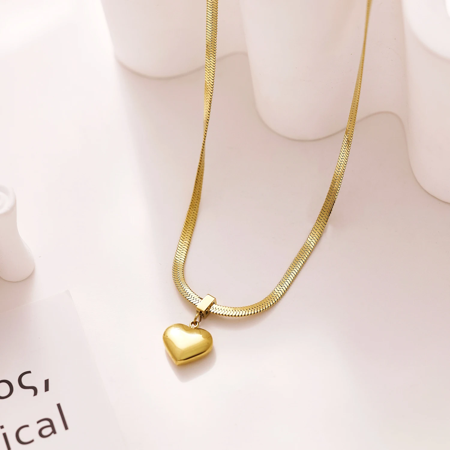 XIXI New Trendy Waterproof Charm 18k Gold Plated Stainless Steel Snake Chain Love Heart Women Link Fashion Jewelry Necklaces