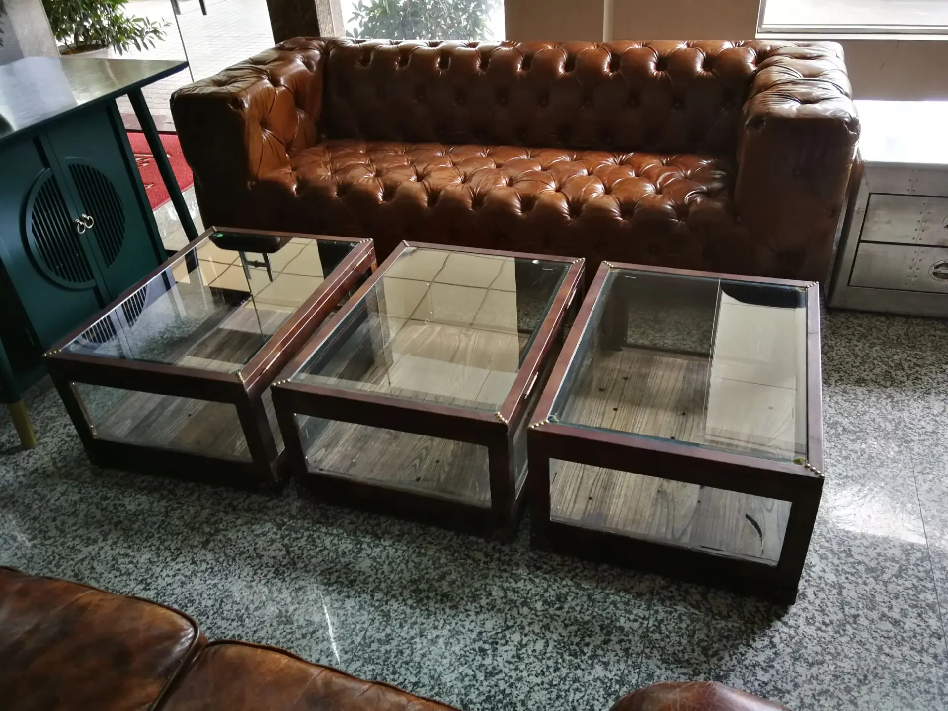 bespoke chesterfield black leather sofa set genuine leather tufted buttons classic chesterfield-sofa handcrafted traditional UK