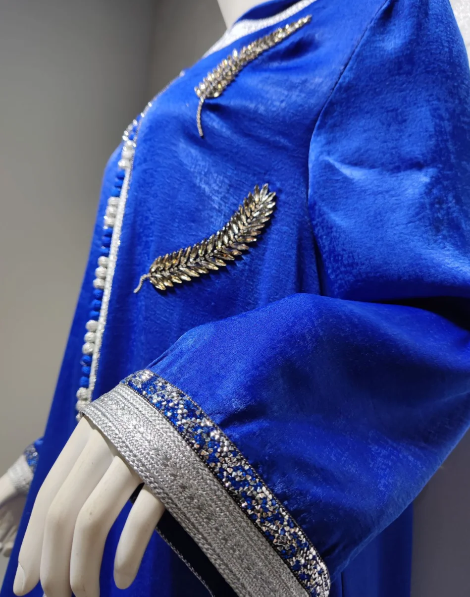 Hot Selling Ramadan Eid Jalabiya Fashion Muslim Dubai Arabic Hooded Abaya Dress Moroccan Kaftan Diamond Jalabiat Women Robe 2023