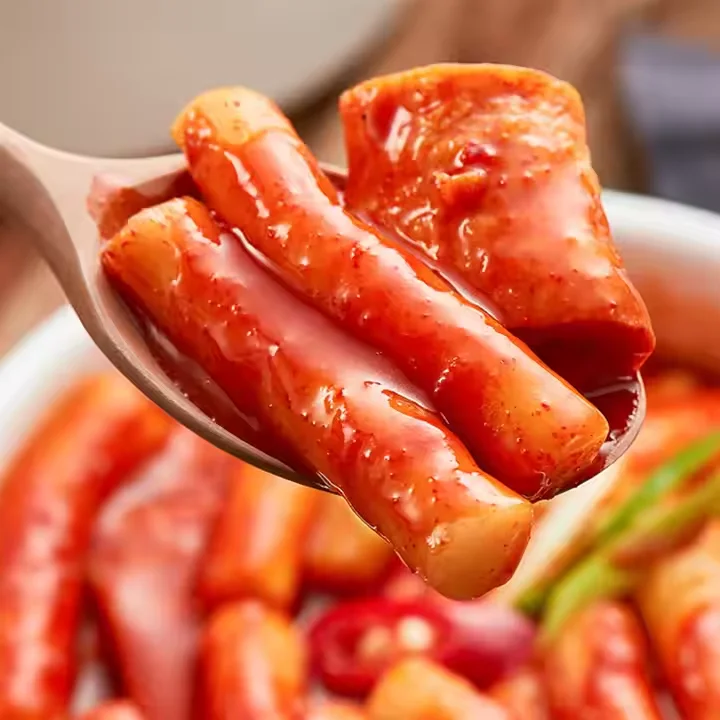 Чистый рис торт палочки Tteok для здорового приготовления пищи и уличной еды