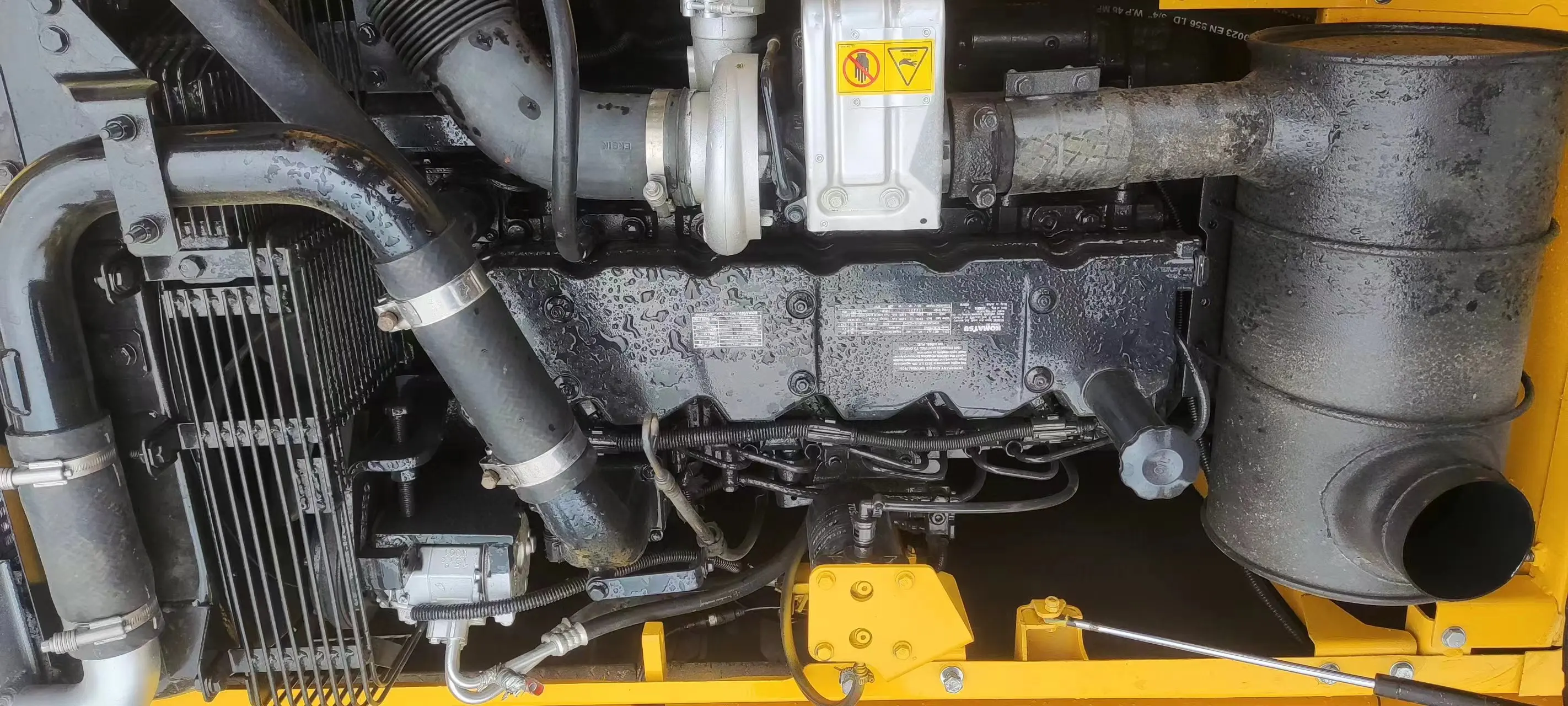 Cheap price  20 Ton Japan  Komatsu PC200-8  used crawler Excavator with good working condition for sale
