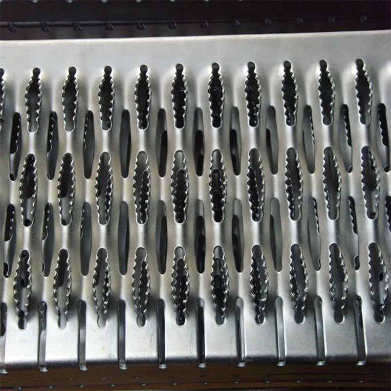 Factory Produce Good Quality Crocodile Mouth Type Anti-skid Plate Used in Stair Safety Tread Grating