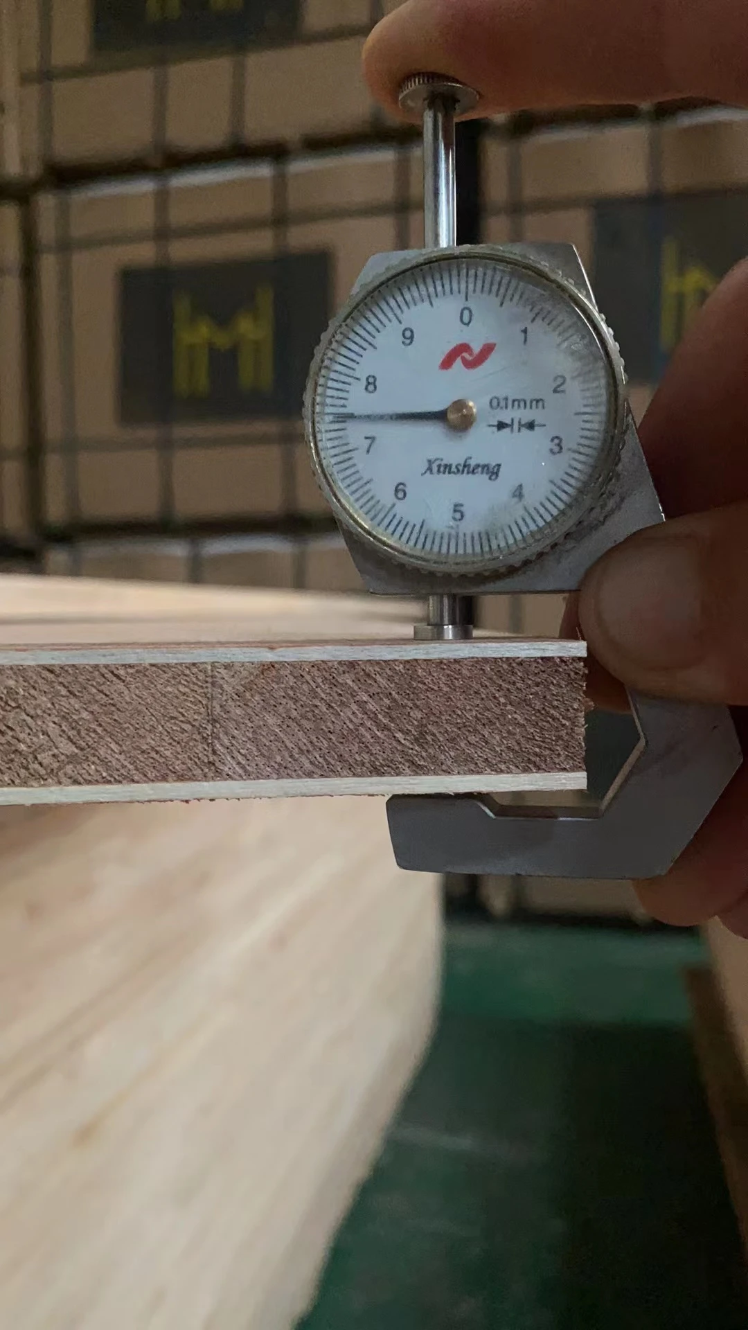 25mm Chinese softwood HPL Melamine PVC Laminated Block board weight