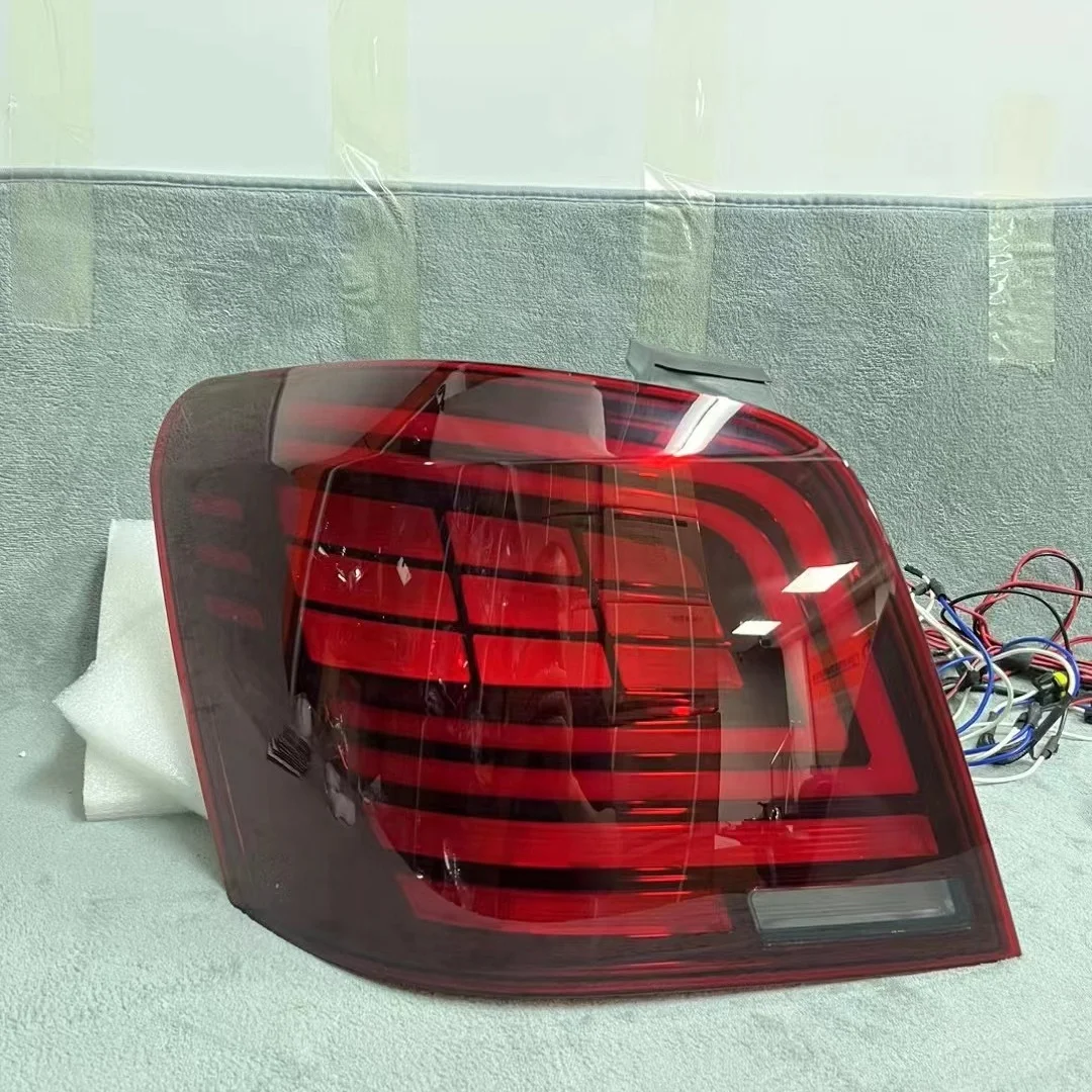 Upgrade to the dynamic new style full LED taillamp taillight for Mercedes Benz GLK CLASS X204 tail lamp tail light 2007-2015