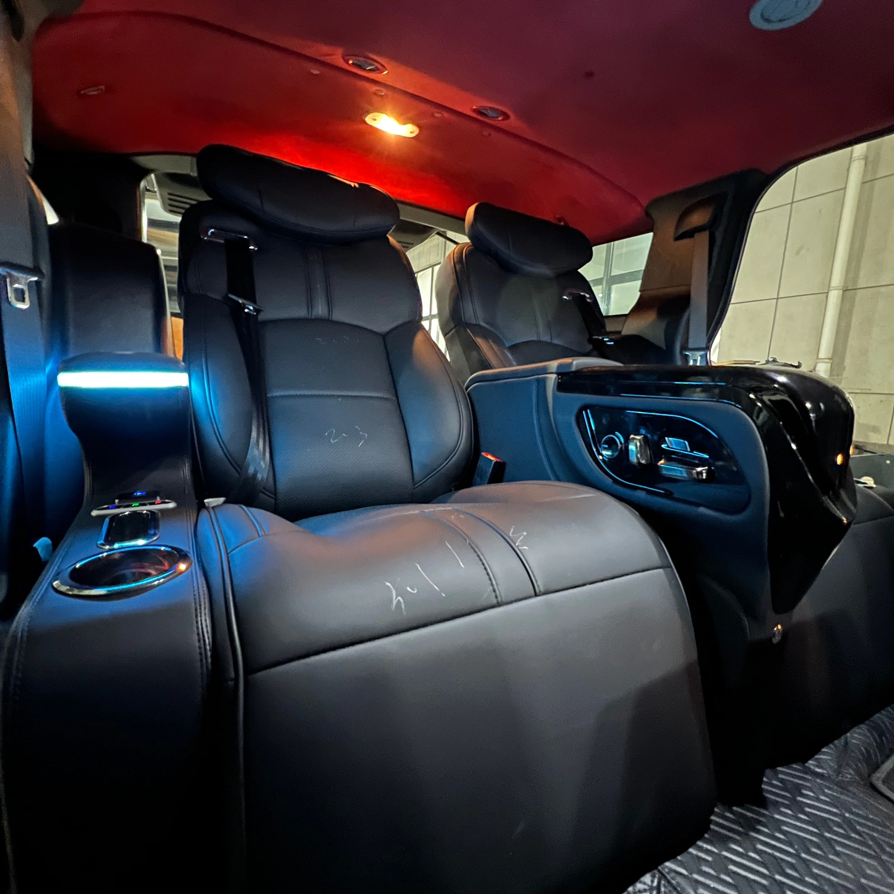 Hummer H2 hot sale luxury interior kits captain rear seat with electric headrest leg support customized for Hummer H2