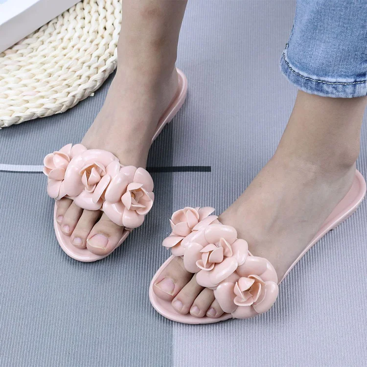Factory Direct Wholesale  fashion beach slippers  lady slipper designer  womens slippers