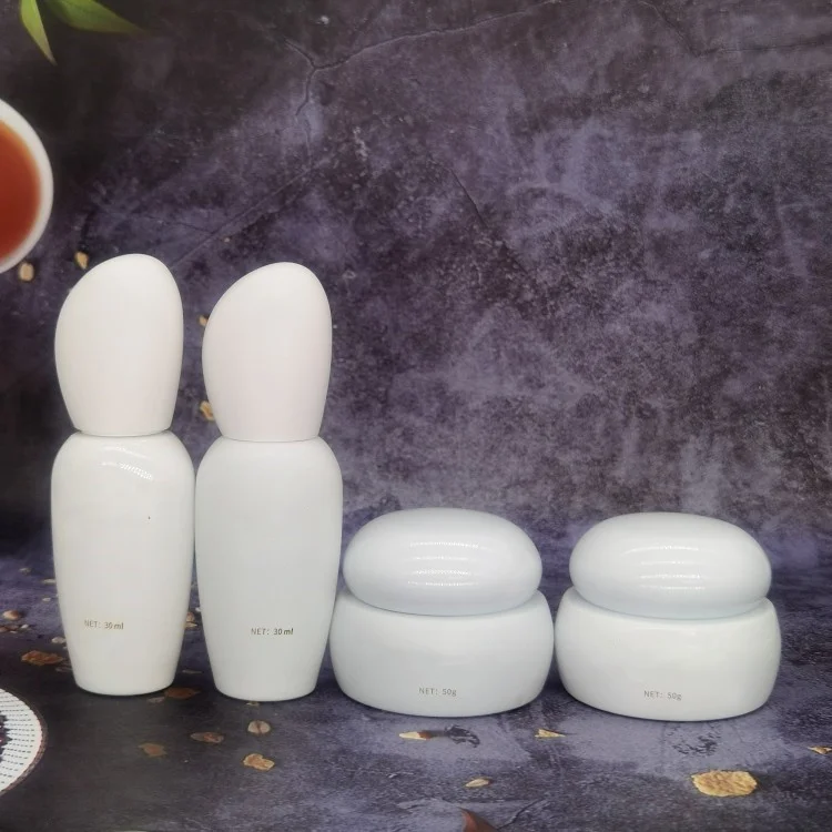 Serum Bottle Glass 30ml 120ml 50ml 100ml Green Gradient Purple Black Unique Shape Frosted Round Serum Glass Bottle Pump