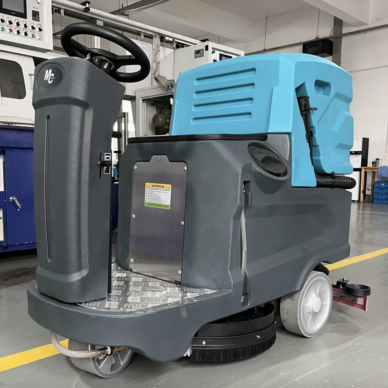 Fully automatic driving floor scrubber RD560,  24V battery, large capacity water tank, 400W Traction motor power