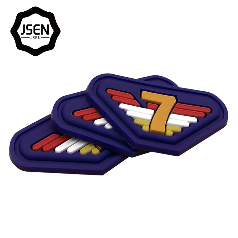 Любой цвет, 3D Термотрансферная силиконовая этикетка, дизайнерский тисненый логотип, ПВХ резиновая нашивка для одежды/сумки