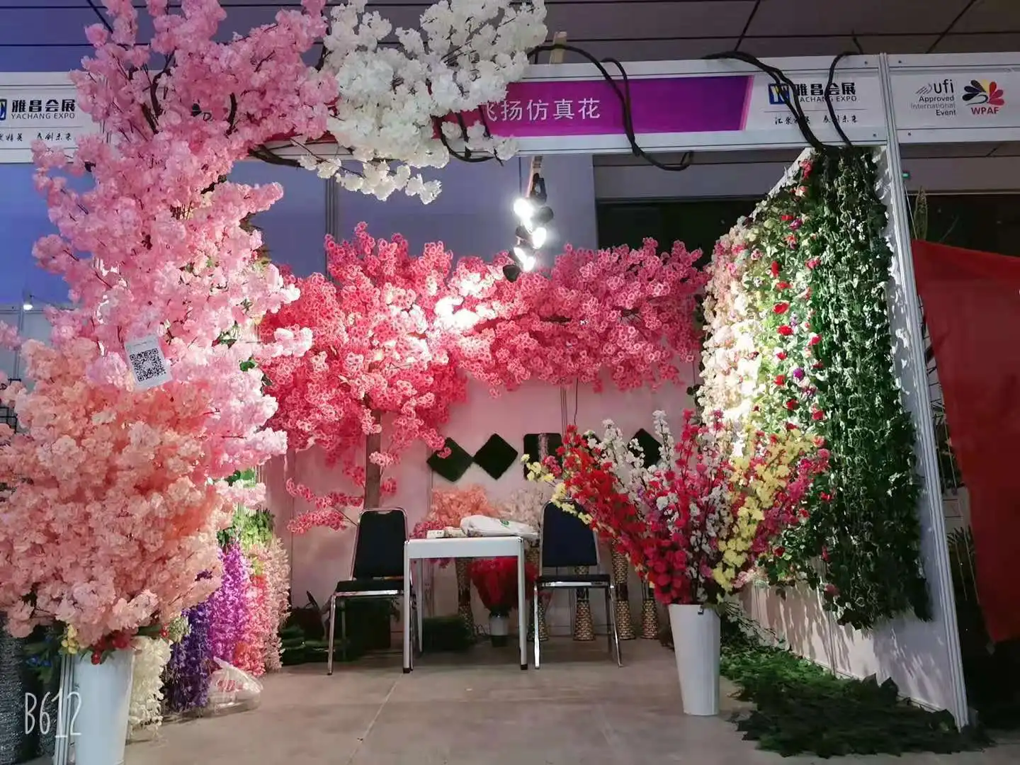 Factory Direct Wholesale Multi Headed Wedding Decoration Simulation Artificial Cherry Blossom Branches