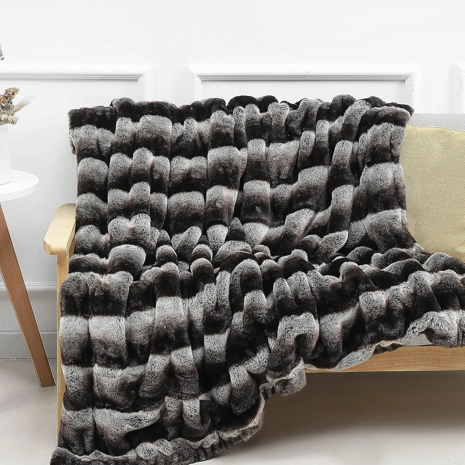 Grey Chinchilla Luxury Faux Fur Throw Blanket Mink Fur Warm Blanket for Couch Sofa Decor Bedding Room