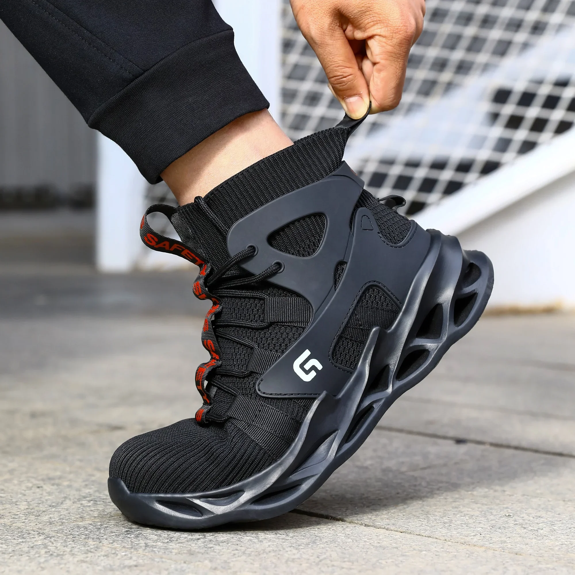 GUYISA Outdoor Sports Safety Shoes European Standard Steel Toe Lightweight Safety Shoes