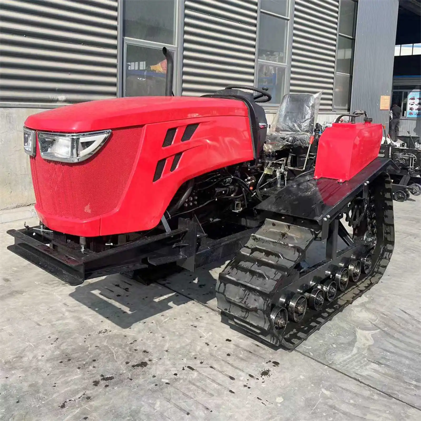 Agriculture 25hp Rotary Tractor Multifunctional Crawler Rotary Tiller With Free Attachments