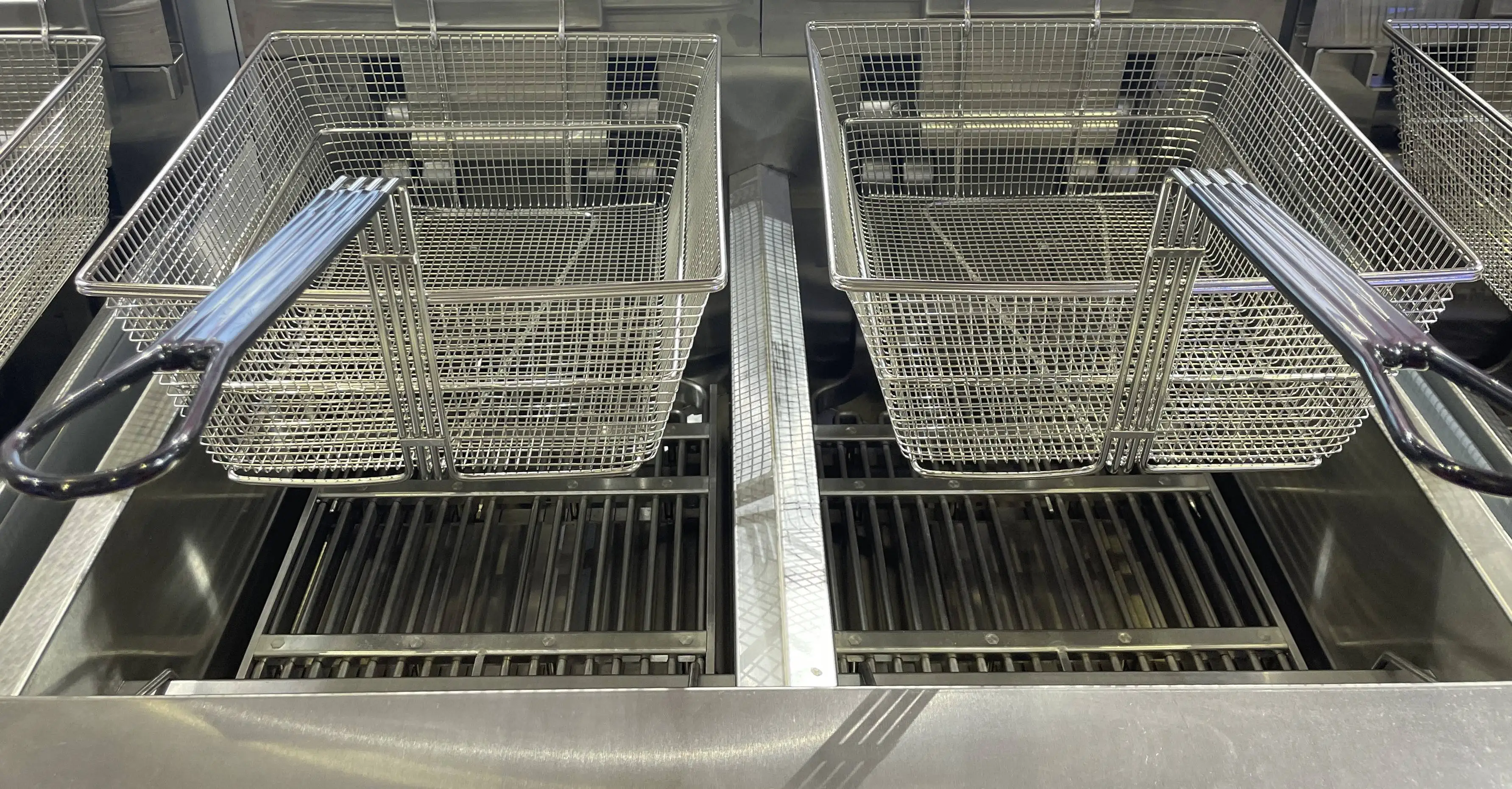 OFE-226L LCD screen commercial industrial chicken pressure chip electric deep fryers for fried chicken electric chicken fryers