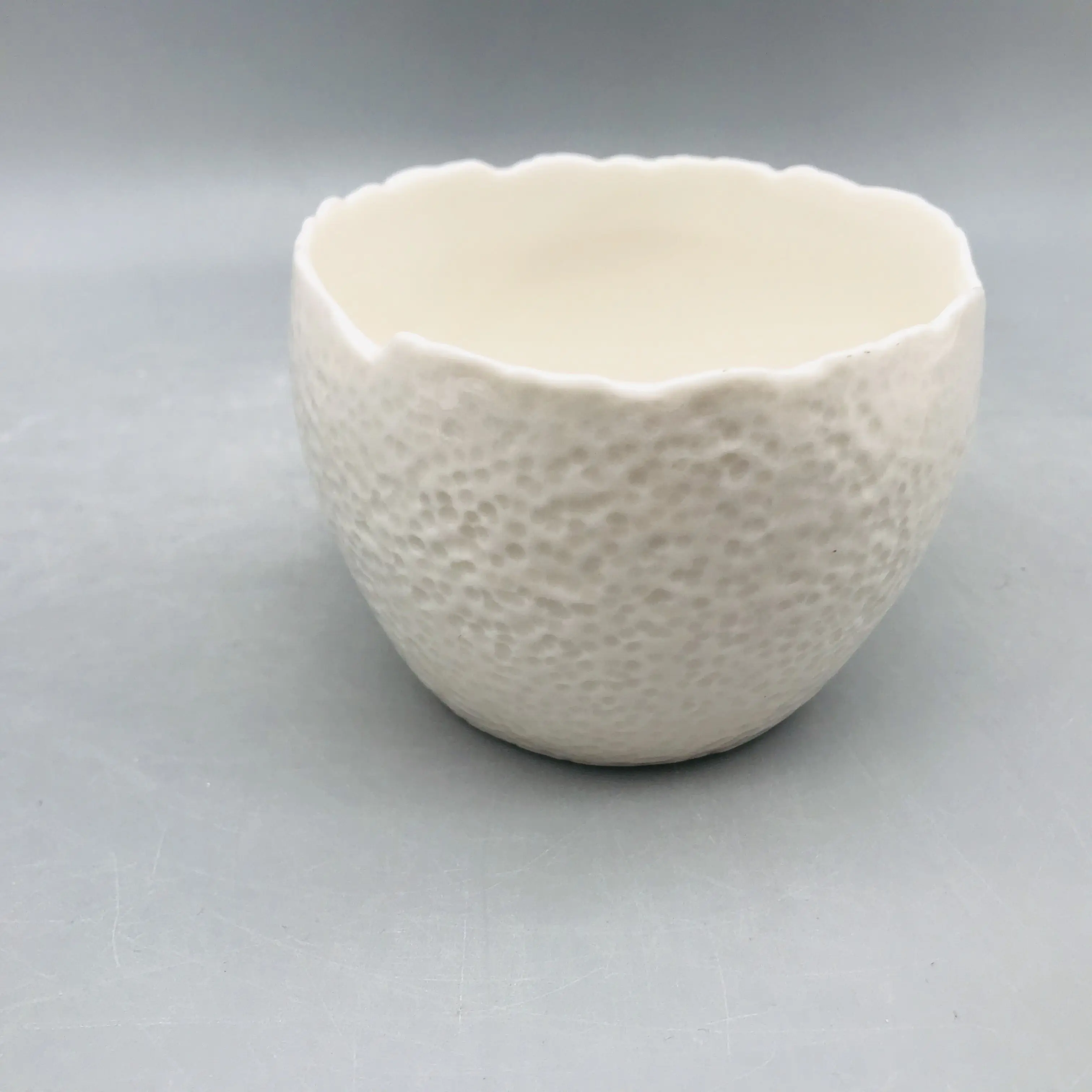 Lowest price irregular rim eggshell shape white porcelain flower pot