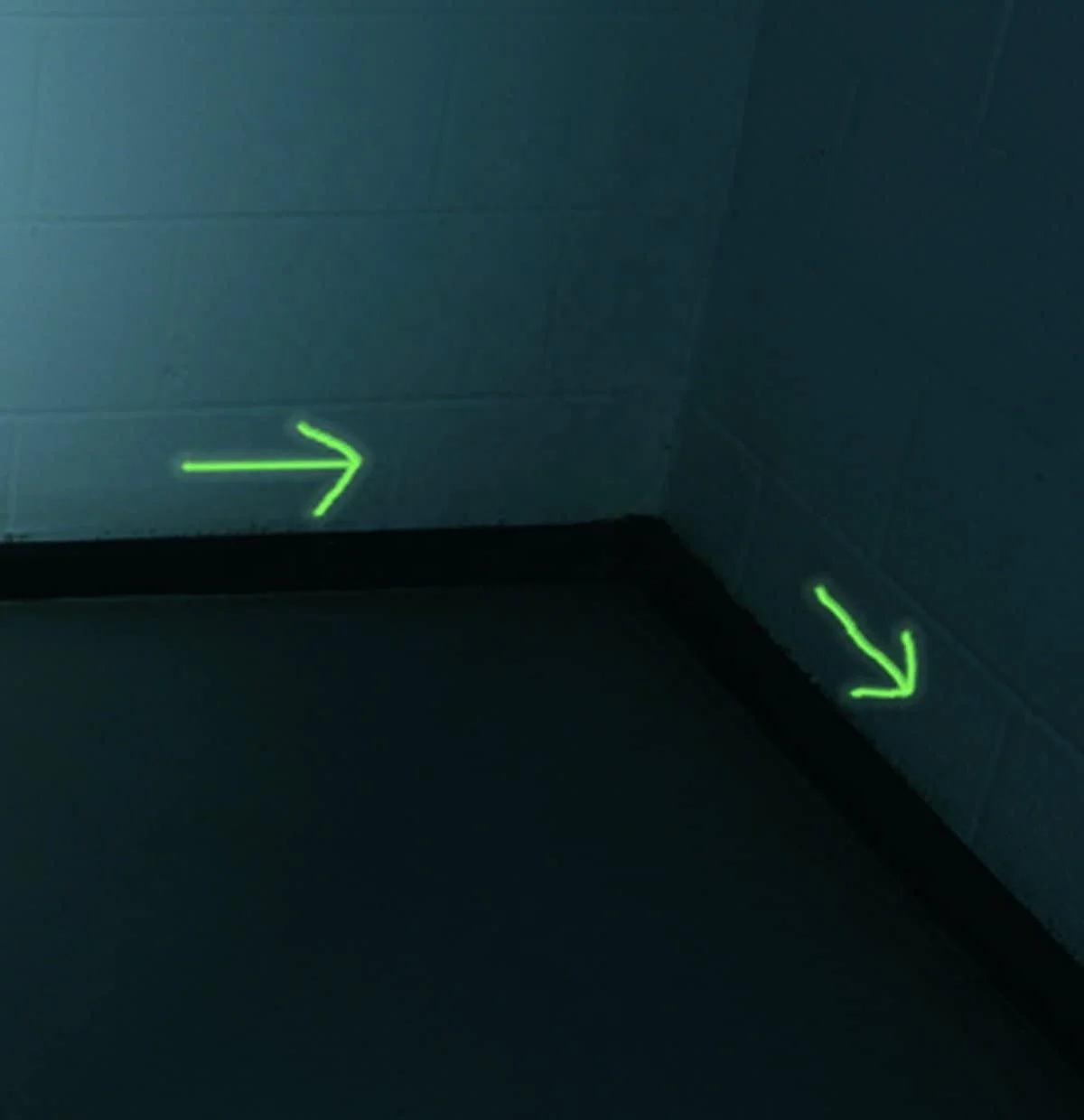 Luminous Glow in the Dark Marker Set Acrylic Paint Pens