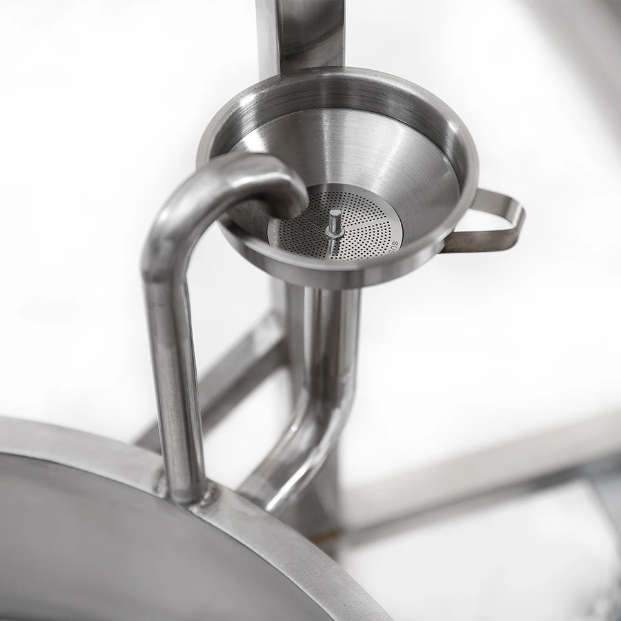 Maquina para fabricar velas de cera de parafina para dispensar cera con crisol