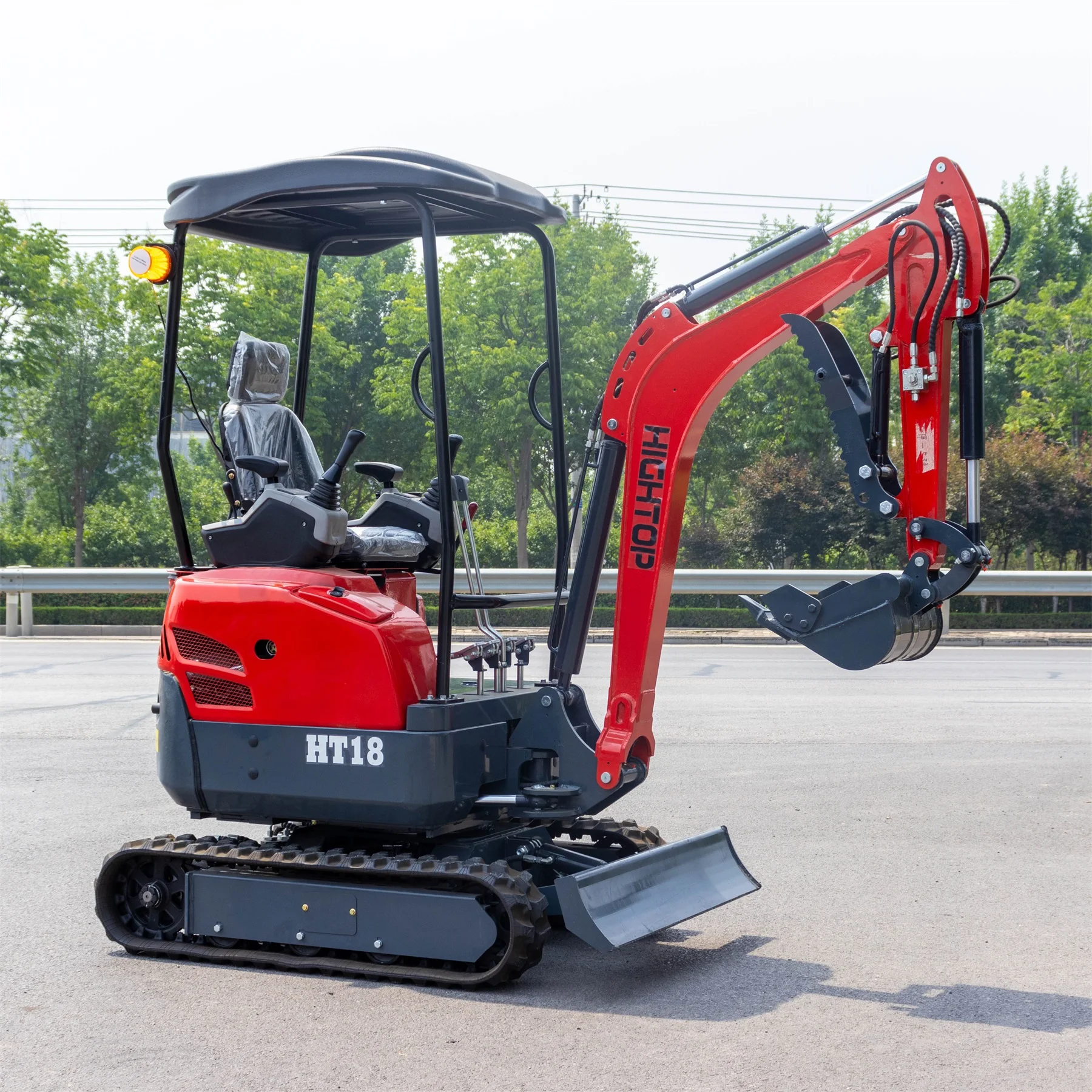 Hightop Mini Excavators 18 Ton Diesel Engine Chinese Miniature Excavator With Grabber