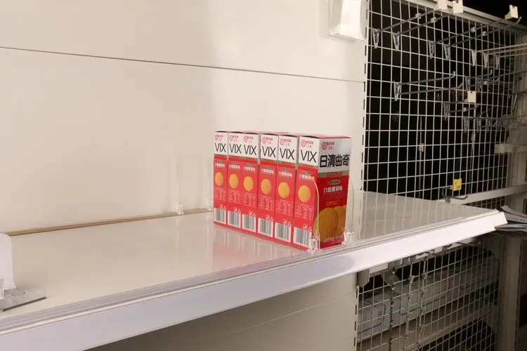 120mm Height plastic cosmetic shelf dividers with two clips and without front stopper