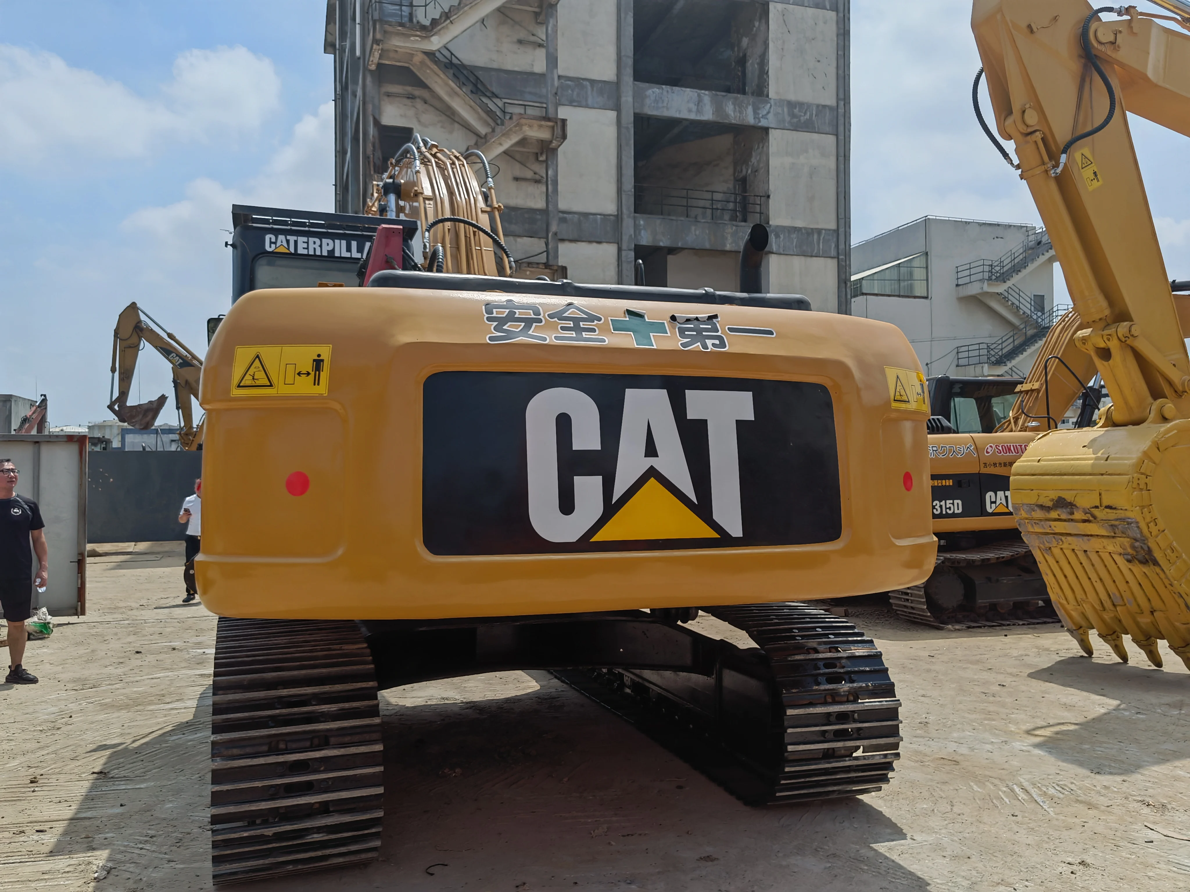 Экскаваторы гусеничные б/у машины для экскаватора Caterpillar 330D распродажа тяжелого оборудования