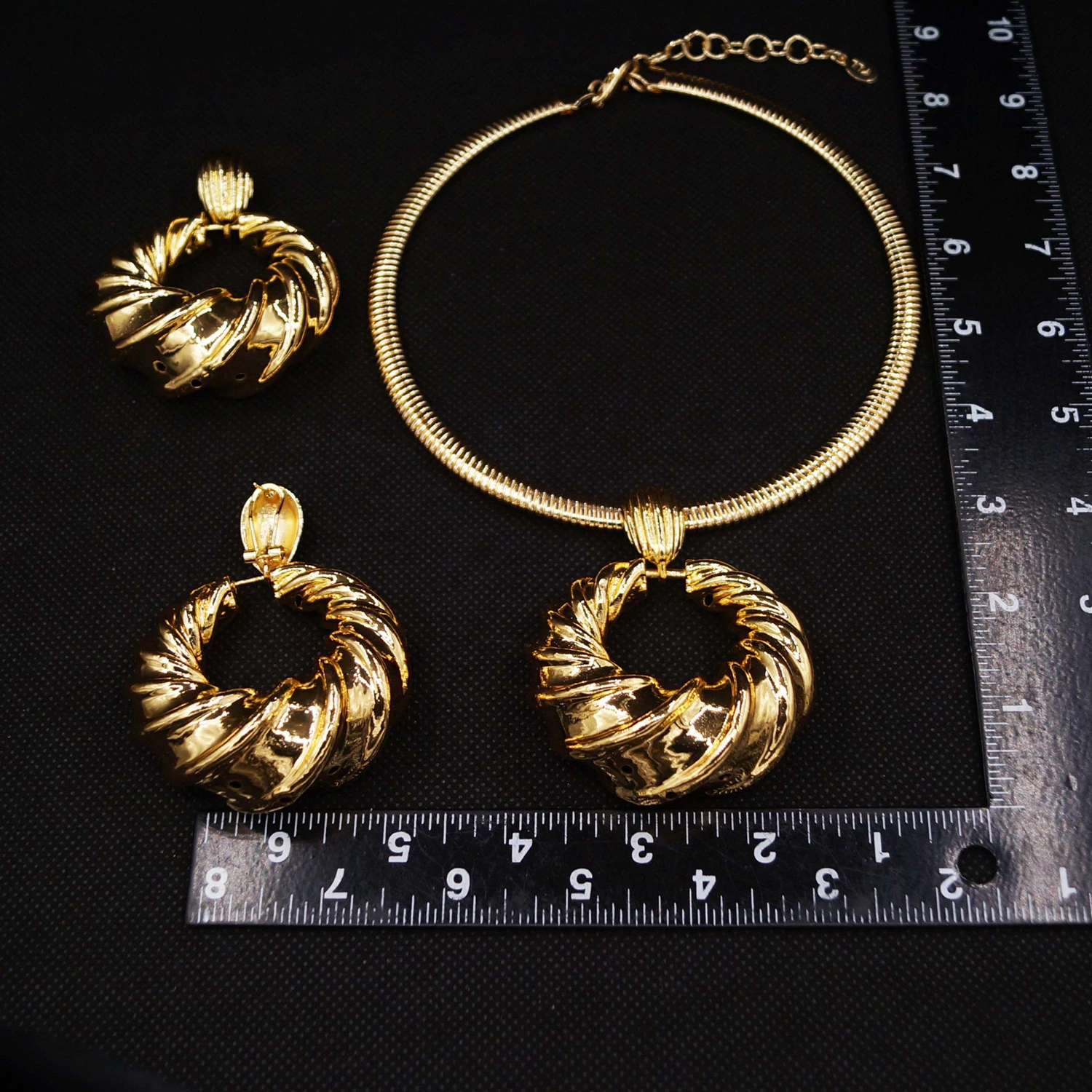 Zhuerrui Hot Selling Classic Jewelry Two-Piece Set Of 24K Gold Plated Brass Dubai Popular Jewelry Factory Direct SalesHK103014