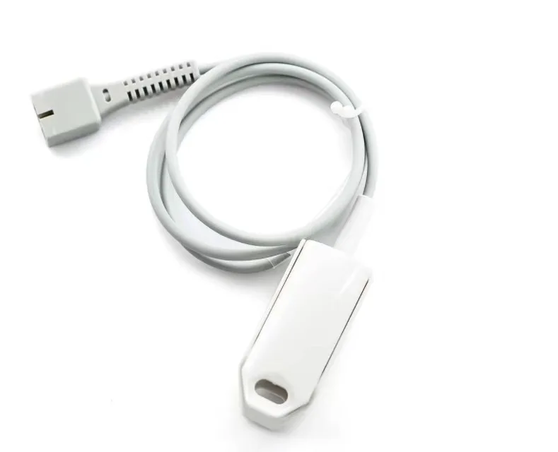 Handheld pulse oximeter for adults, children, and newborns Finger clip pulse oximeter for measuring oxygen saturation