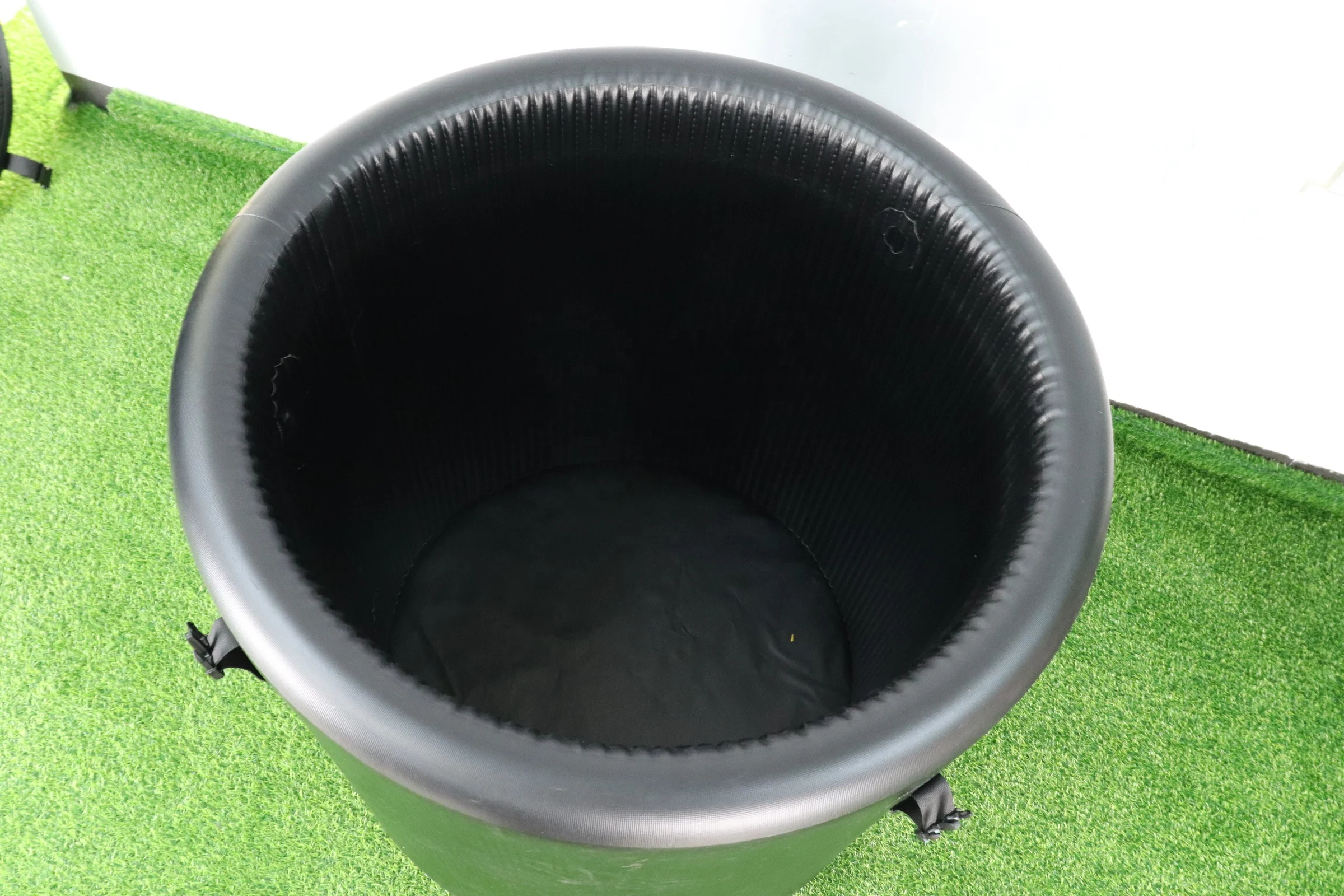 Ewinsun Sport Recovery Inflatable Bath Tub Portable Ice Barrel Cold Plunge With 1hp Chiller For Sale