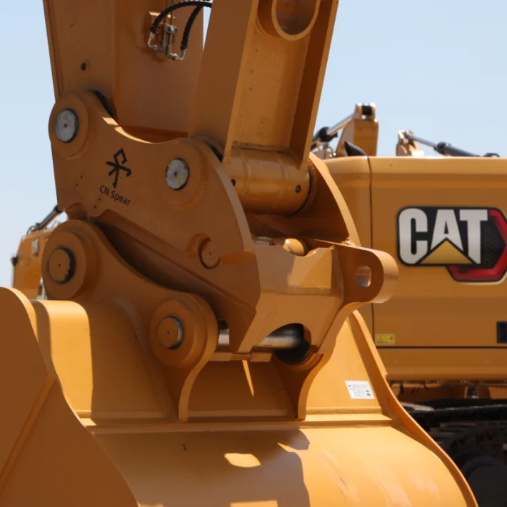 CNSPEAR  Excavator Spare Parts Hydraulic Quick BUCKET Coupler Tilt Rotating Quick Hitch Coupler for Excavator