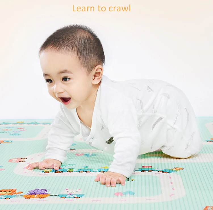 baby learns to crawl