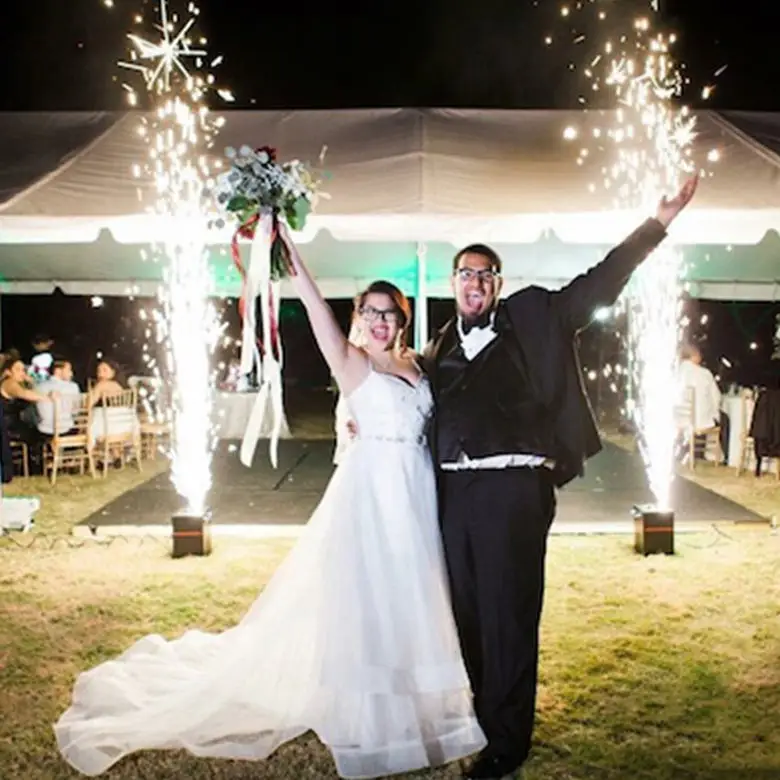 DMX Control Moving Head Rotating Sparkler Stage Flame Spinning Cold Spark Machine 750w for Wedding