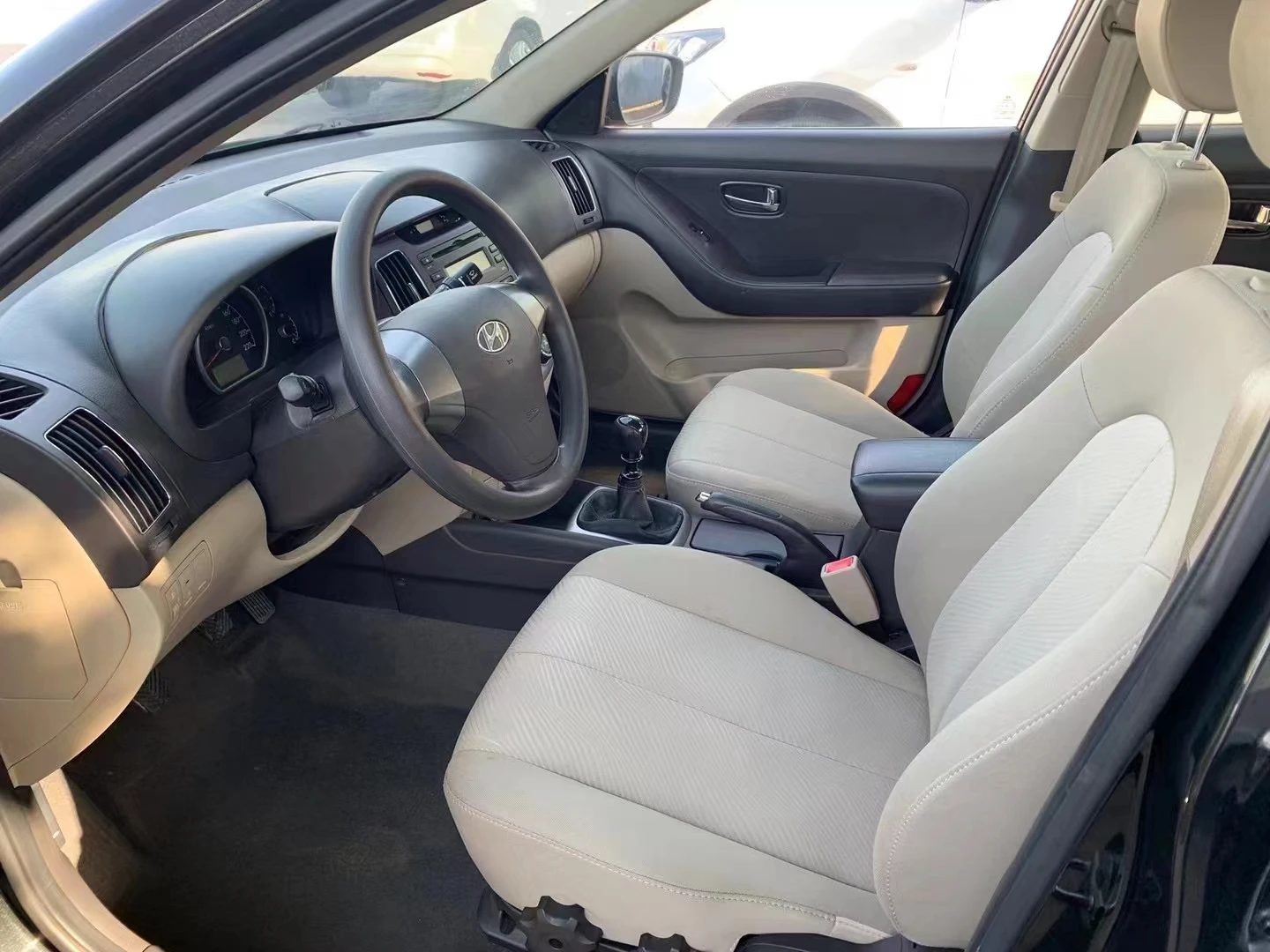 Hyundai used car with sunroof reversing radar in good condition