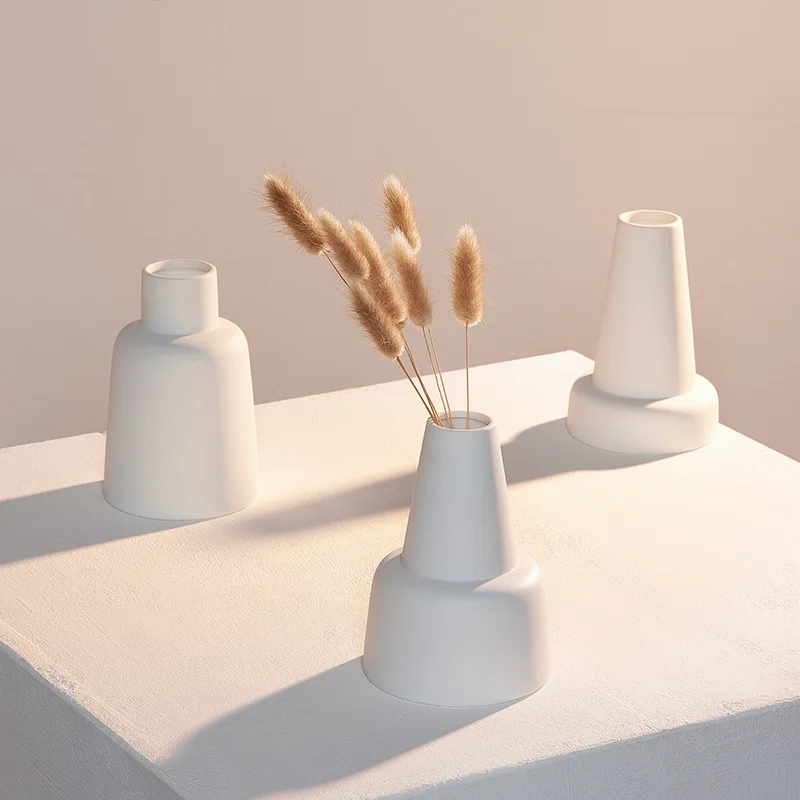 Creative White Art Ceramic Dry Flower Vase Nordic Decoration Office Table Ceramic Crafts