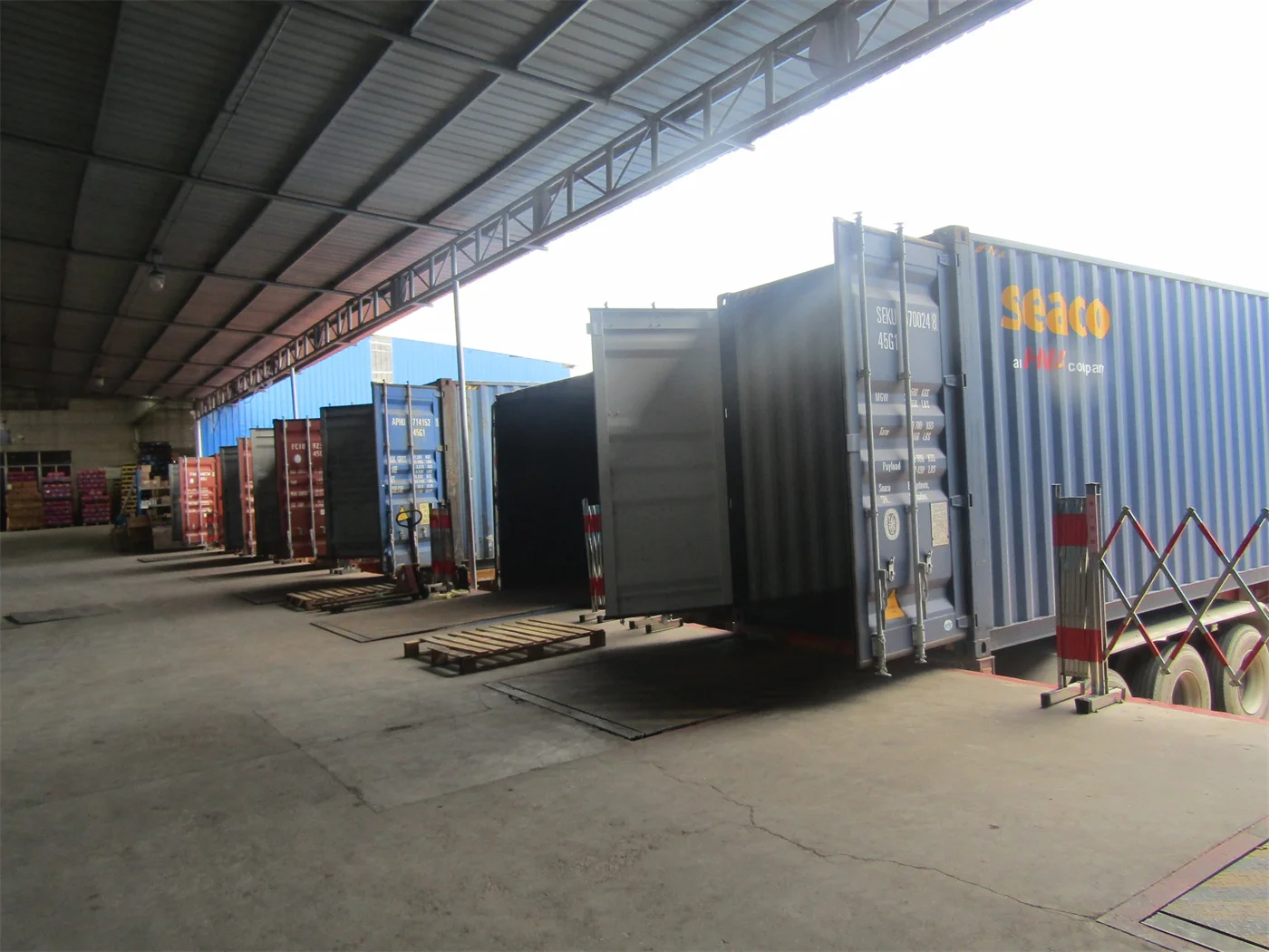 loading platform 2.jpg
