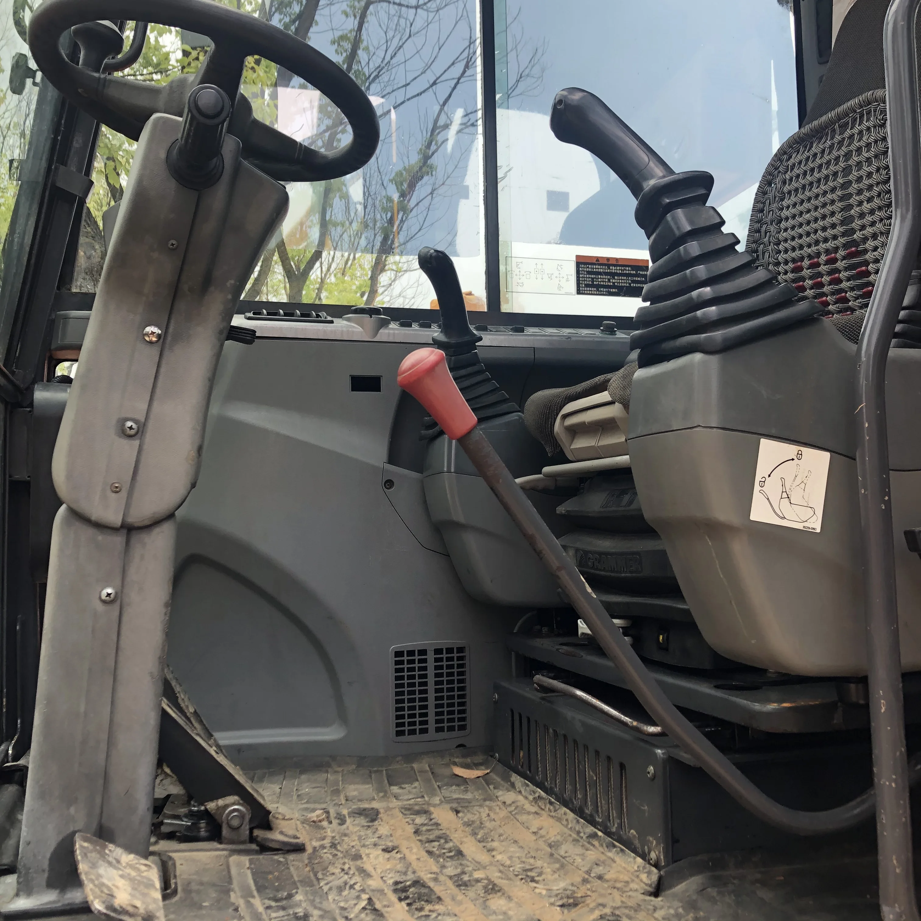 Б/у колесный экскаватор doosan DX60/150/200/210 продажа в Шанхае по низкой цене