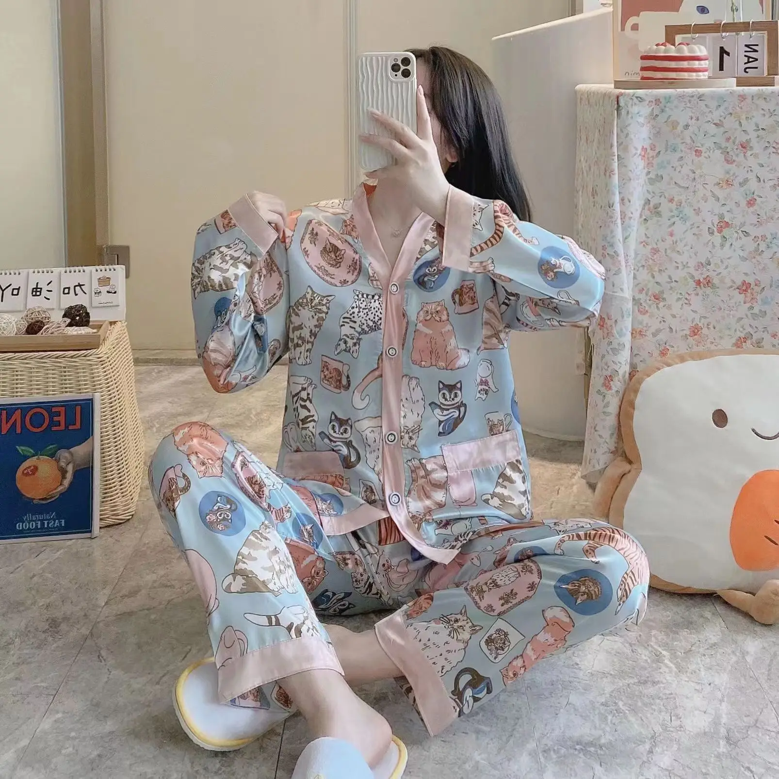 Spring new silk ice silk ladies pajamas long sleeve trousers home clothes cardigan ice silk two sets of pajamas manufacturers di