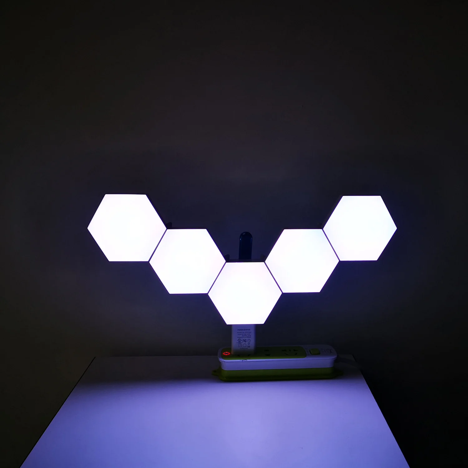 Remote Controlled Color Changing Led Source Hexagonal Wall Light Mood Light for Night Hexagonal Quantum Modular Light Sensor 120