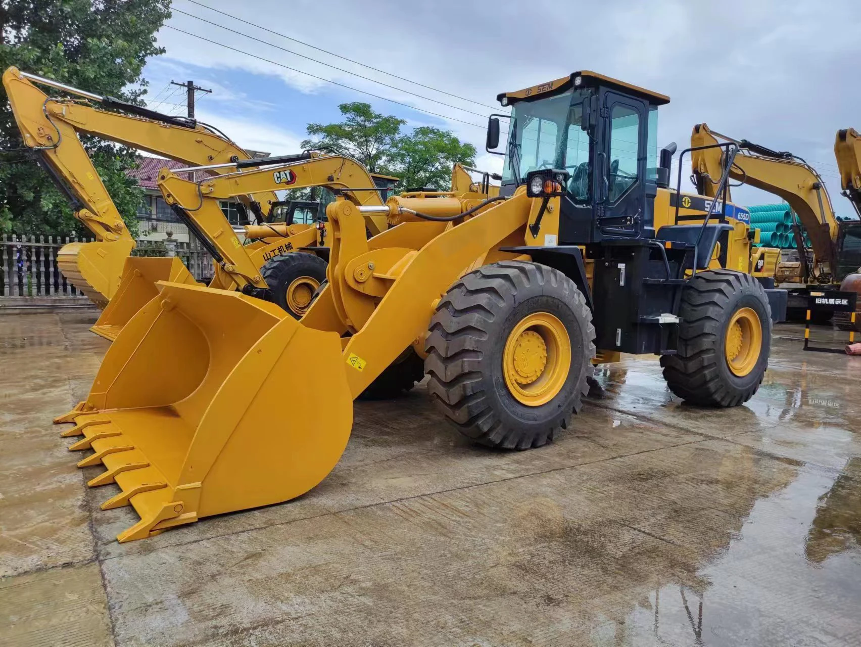 Brand New 5 Tons SEM655D Wheel Loader with Hammer Breaker and Air Conditioner for sale to Bolivia