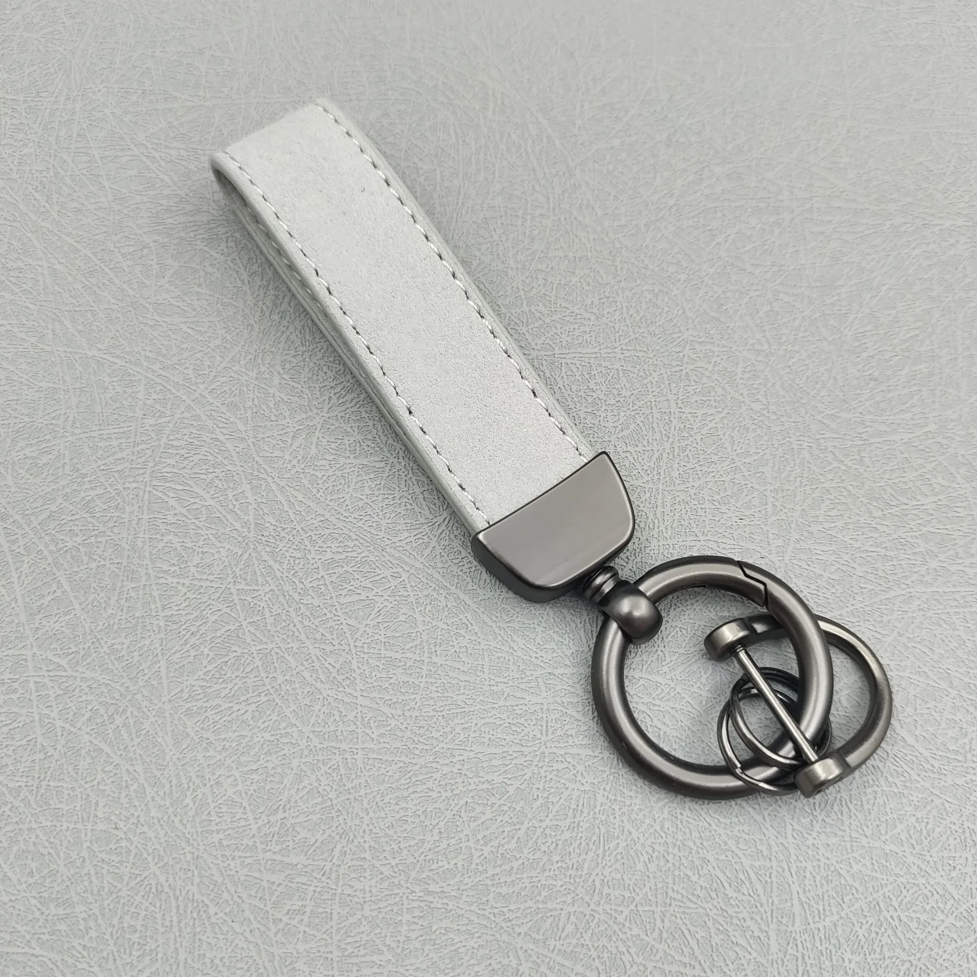 wholesale new keychains, car door keychain pendants, backpack hanging accessories, suitable for high-end keychains of car keys